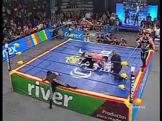 05 La Parka, Octagon & Pimpinela Escarlata vs. Los Maniacos