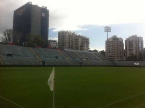 IRONI ME QEMAL STAFEN MEDIAT ZVICERIANE TALLEN ME GJENDJEN E STADIUMIT KOMBETAR LAJM