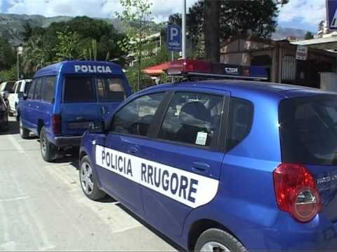 PERSERI KLANDESTINE POLICIA E GJIROKASTRES NDALON 11 EMIGRANTE ILEGALE LAJM