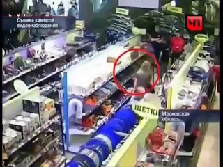 Ненормальная мамаша чуть не сгубила ребенка