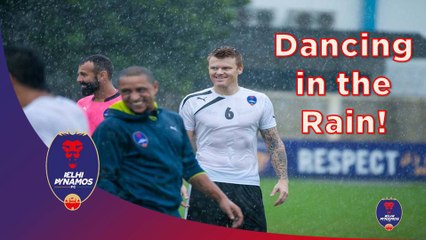 Roberto Carlos and the Boys train ahead of the match against Chennaiyin FC