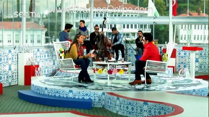 fakhir Mehmood Telling Her Childhood Memories