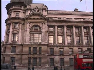 SHQETESOHET BRITANIA FRIKE NGA EMIGRIMI MASIV I SHQIPTAREVE NE KETE VEND LAJM