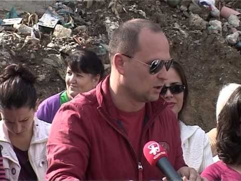 PROTESTA E BANOREVE BANORET KERKOJNE MBIKALIM PASI NDAHEN NE MES NGA RRUGA LAJM