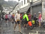 TURISTET NE GJIROKASTER QYTETI I GURTE VIZITOHET NE ÇDO STINE NGA TURISTET E HUAJ LAJM