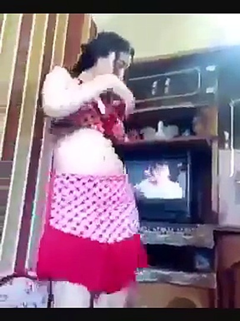 Hot Girl Dance in front of Boys Mujra Cute girl Must Watch
