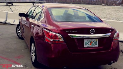 Nissan Altima S - TS em NYC (Canal Top Speed)