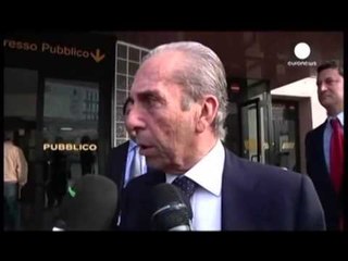 PADIA E RRADHES BERLUSCONI PADITET ME AKUZEN E KORRUPSIONIT POLITIK LAJM