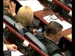 KRIZA NE MAQEDONI LSDM KERKON SHKARKIMIN E KRYEPARLAMENTARIT VELJANOVSKI LAJM