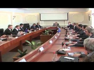 FYLE NE PRISHTINE NISIN SOT NEGOCIATAT MES KOSOVES DHE BE PER MSA LAJM
