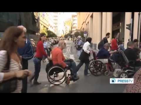 PENSIONISTET NE PROTESTE MBUSHIN RRUGET E ATHINES KUNDER TAKSES SE RE TE PRONES LAJM