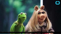 Miss Piggy Does Adele 'Hello' Cover