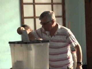 ZGJEDHJET NE KORÇE QYTETARET VOTOJNE PER TE ZGJEDHUR KRYEBASHKIAKUN E RI LAJM