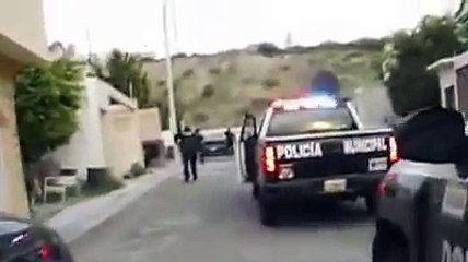 Mexican police persecution and arrest