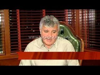 Bllokohet pallati mbi det - Top Channel Albania - News - Lajme