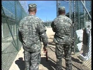 AKUZA PER TORTURA NE SHBA MJEKET PRAKTIKA Ç'NJEREZORE KUNDER "TERRORISTEVE" LAJM