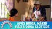 Após briga, Mário visita Dona Clotilde