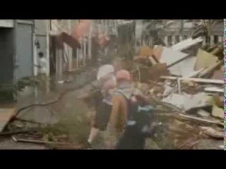 TAJFUNI HAIYAN 10 MIJE VIKTIMA NGA SUPERSTUHIA QE GODITI ISHUJT FILIPINE LAJM