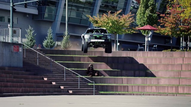 Cascades et saut de fou en 4x4 et en Buggy