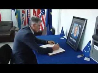 POLICI I EULEX U VRA AKSIDENTALISHT PASI PLUMBAT BENE RIKOSHET NE RRUGE LAJM