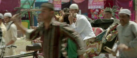 'Chal Bhaag' Full VIDEO Song | Welcome 2 Karachi |