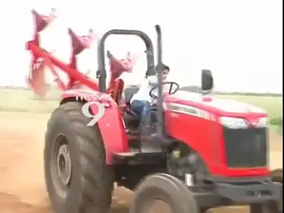 The driver of the tractor too much and really amazing
