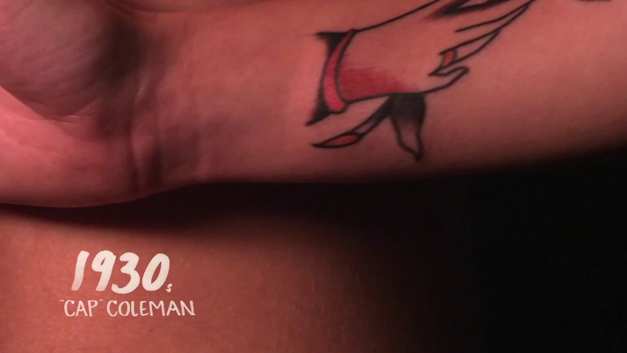 Woman gets 11 Tatoos in 1 week from differents...