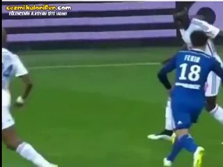 Bacak Arası Çalımına Çılgınlar Gibi Sevinen Taraftar