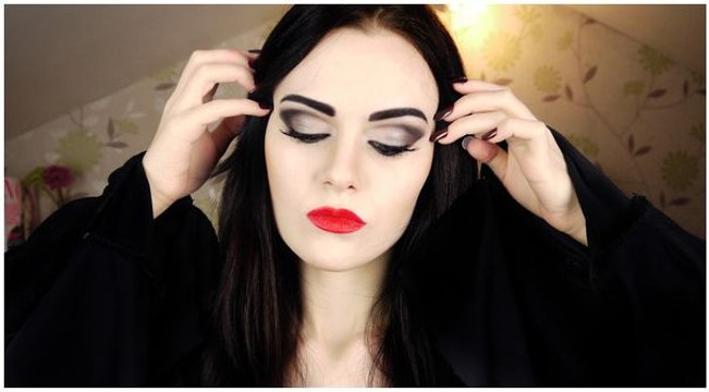 Smokey Eyes Bold Lips Hot Makeup Tutorial