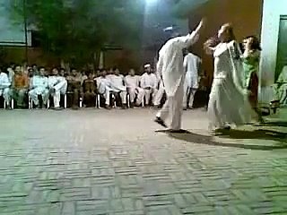 Peshawar local hot girl dance in private party