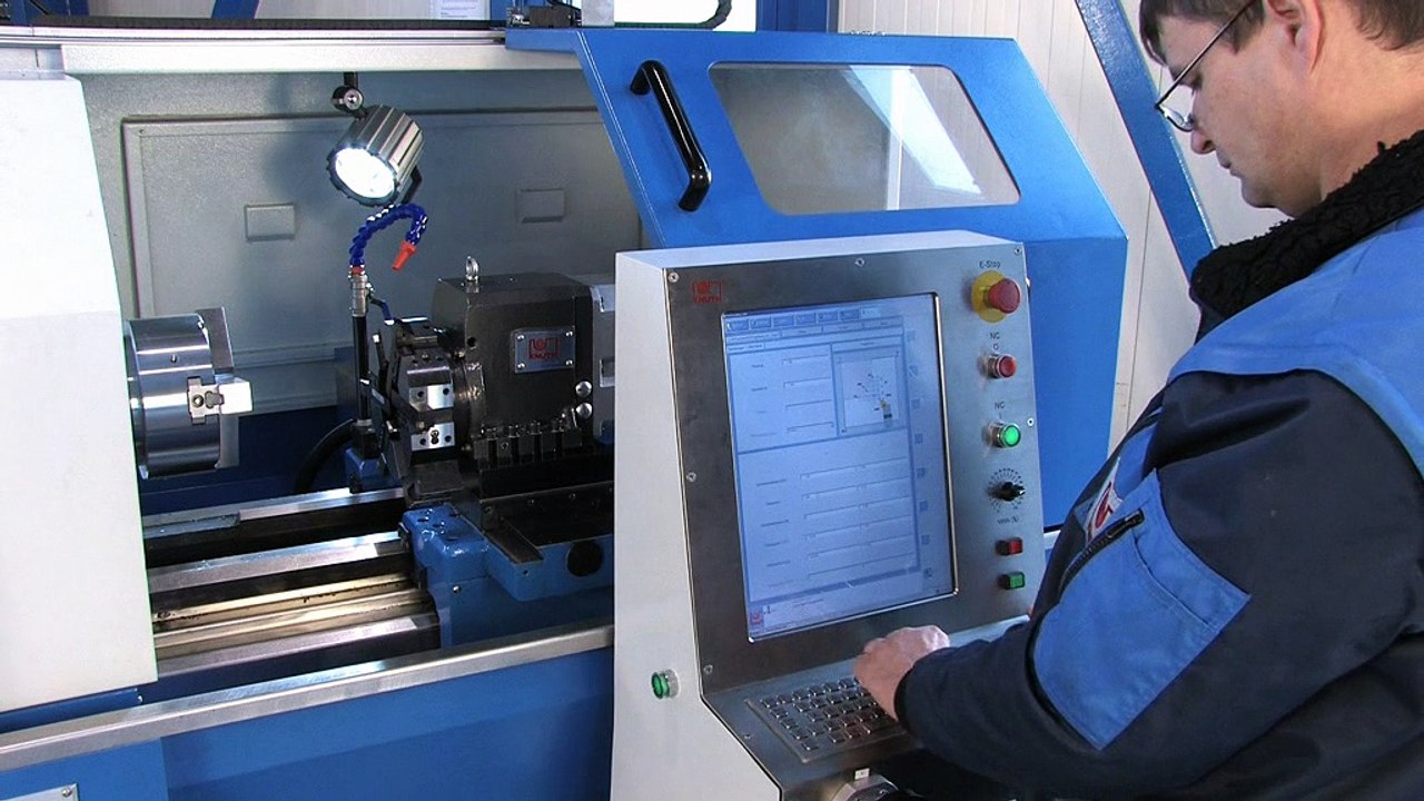 Numturn 420 CNC Drehmaschine von KNUTH