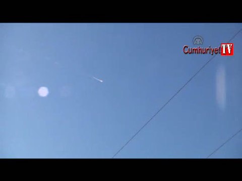 Suriye sınırında savaş uçağı düştü... Bölgeden ilk görüntüler