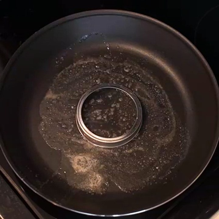 PERFECTLY ROUND FRIED EGG