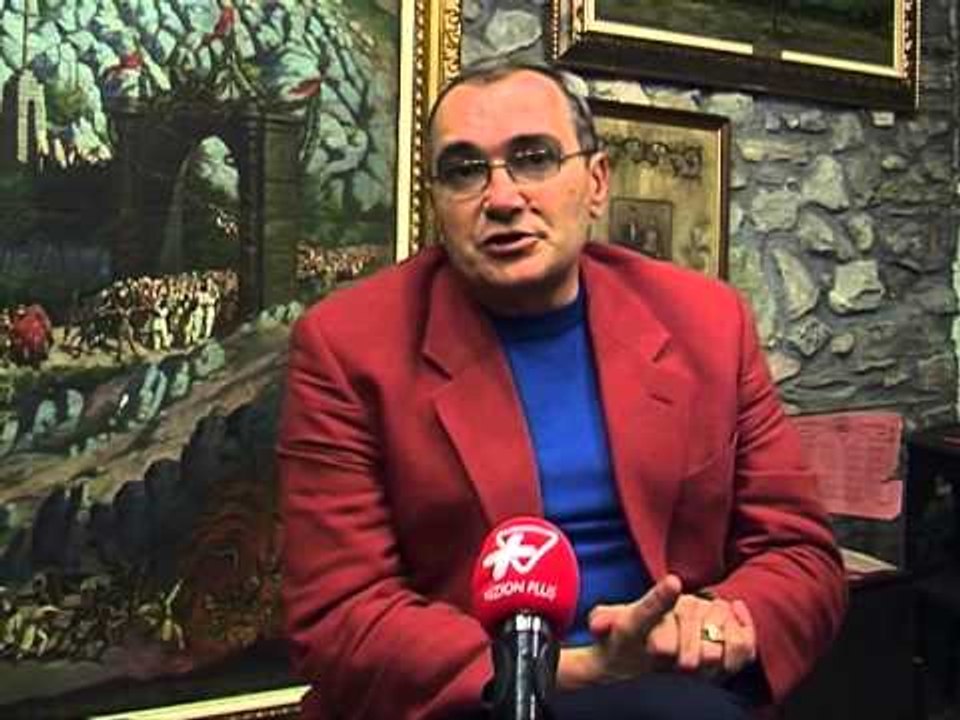 URA E BAHÇALLEKUT URA 100 VJEÇARE E NDERTUAR NGA AUSTRIAKET DREJT SHKATERRIMIT LAJM