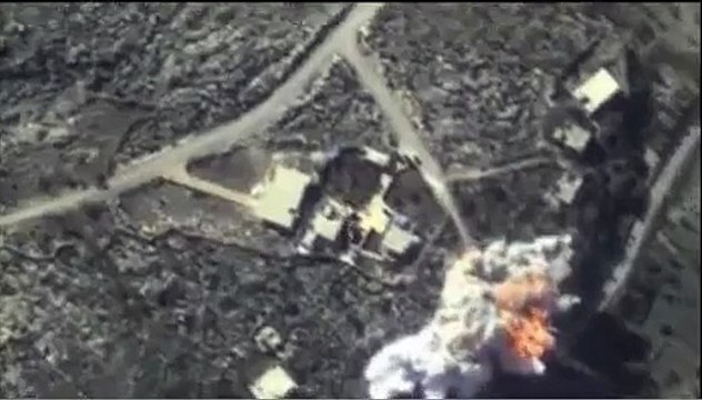 Боевики ИГИЛ как насекомые разбегаются от крылатой ракеты, пущенной с Ту-95МС. Видео