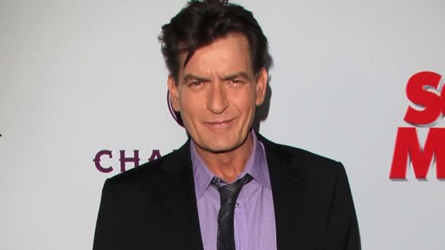 Charlie Sheen filmé en train de faire une fellation à un homme