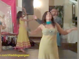 Beautiful Aunties Dance On Wedding | Mar Jani | HD