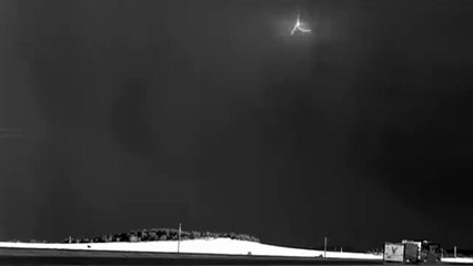 Incredible footage of a lightning storm.