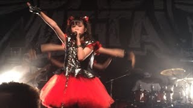 BABYMETAL - Head bangya!! (+ Yui singing) - France, La Cigale (World Tour 2014)