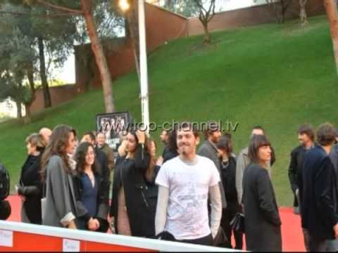 Aktori shqiptar që po shkëlqen në Itali - Top Channel Albania - News - Lajme