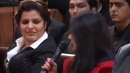 Pakistani journalist speechless in front of a girl