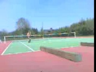 Mini boardslide(poutre) sur tennis!
