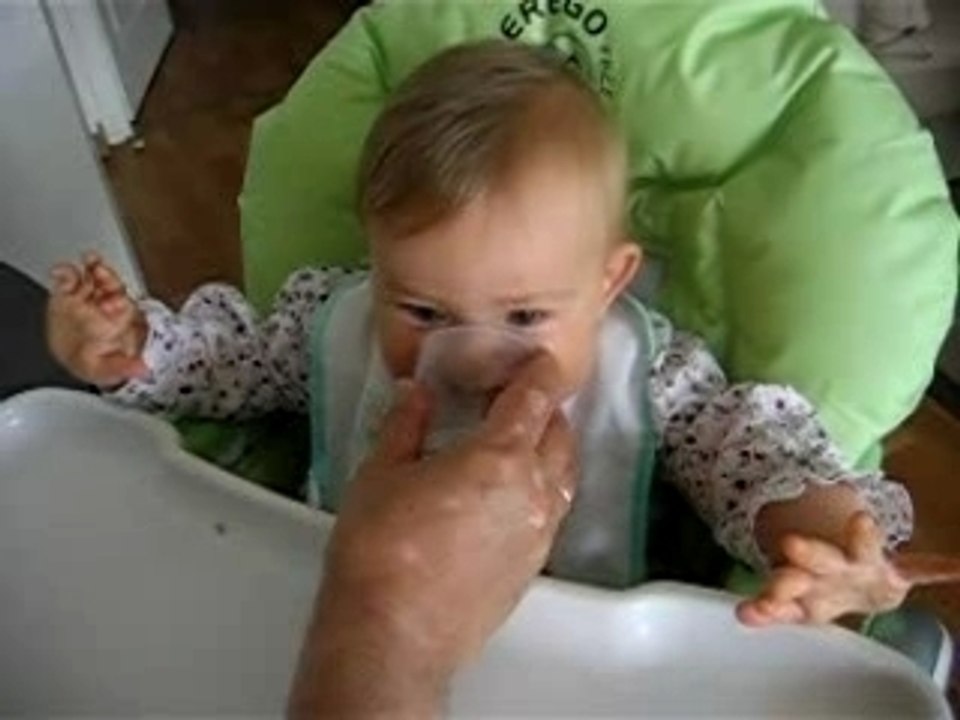 Camille et son gobelet