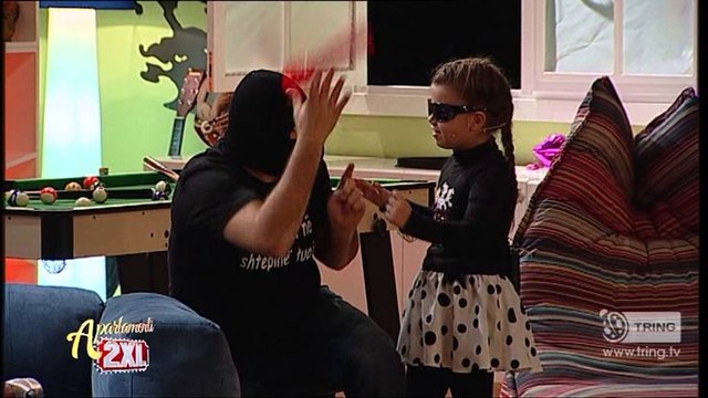 Apartamenti 2xl - Juli dhe Lloidi hajdute (17.11.2013)