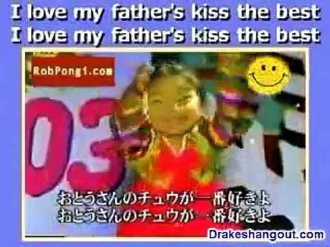 Şarkı Söylerken Kendinden Geçen Koreli Küçük Kızın Mega Küçüklüğü