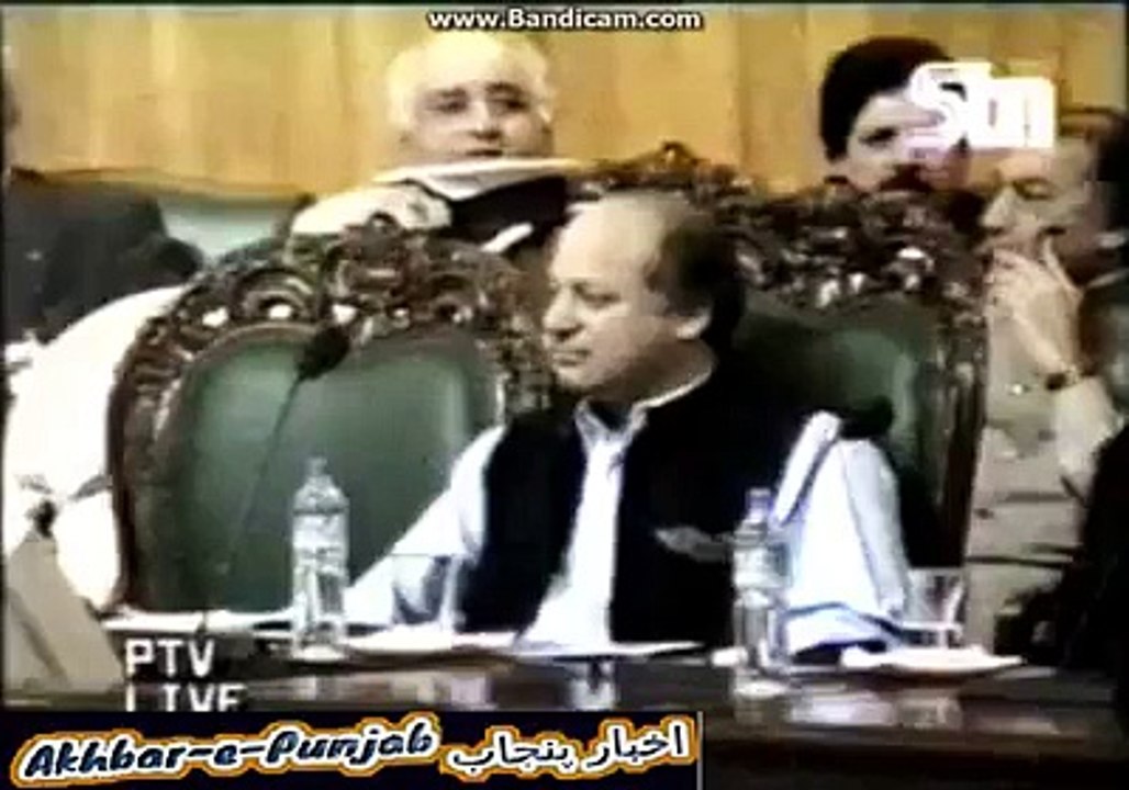 Blast From Past: Shaikh Rasheed Ki AnDekhi Video Jisme Wo Nawaz Sharif Ke Munh Per Unki Tareefon Ke Pul Bandh Rhe Hain