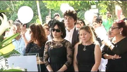 Amigos y alumnos dan último adiós a reconocido periodista Nelson Fernández