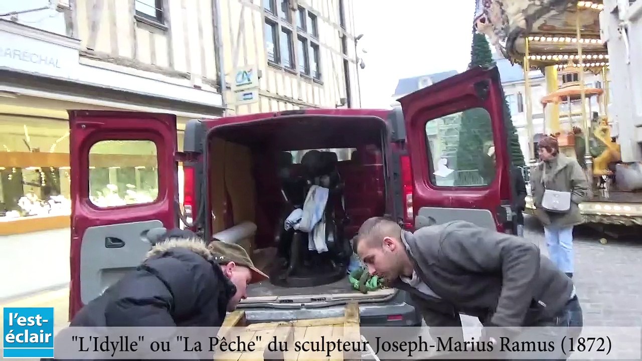 Une nouvelle statue installée face à l'hôtel de ville de Troyes