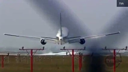 230 пасажиров родились в рубашке,вот уж повезло