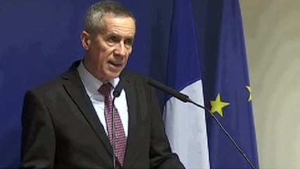 Download Video: François Molins : les deux terroristes tués à Saint-Denis avaient « un projet d’attentat à la Défense »